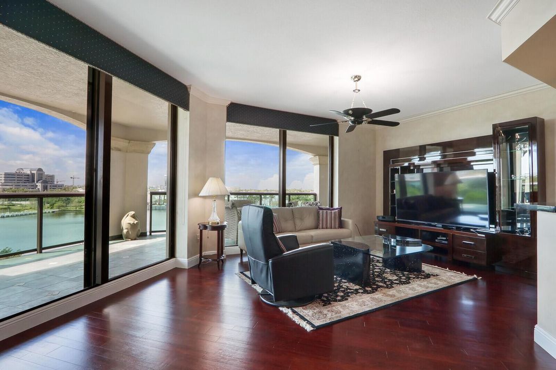 Sitting Room Area