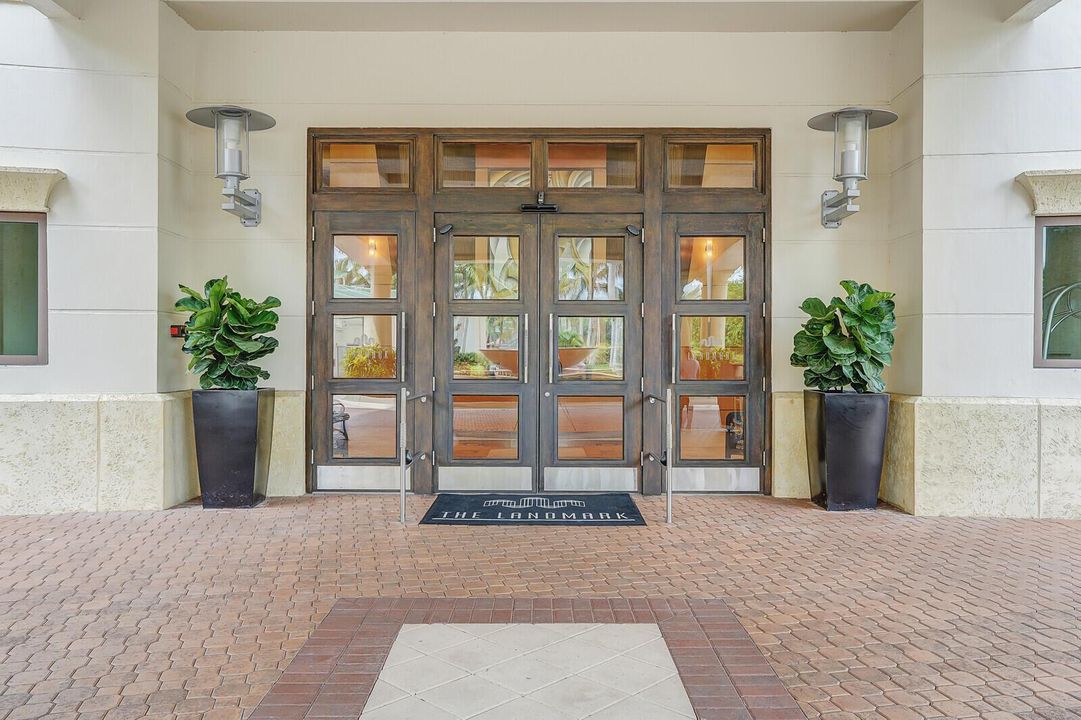 Landmark Entry to Lobby