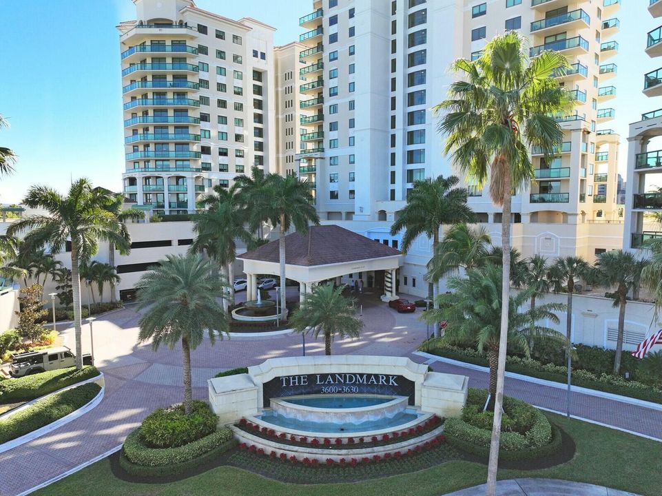 Landmark Entry Drive