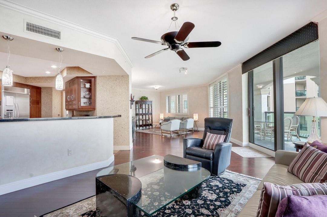 Sitting Room Area