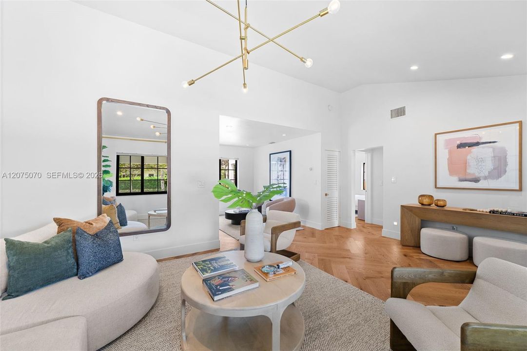 For Sale: $1,385,000 (3 beds, 2 baths, 1738 Square Feet)