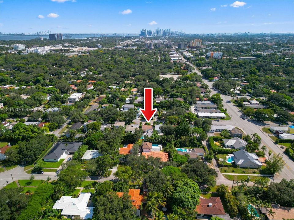 For Sale: $1,385,000 (3 beds, 2 baths, 1738 Square Feet)