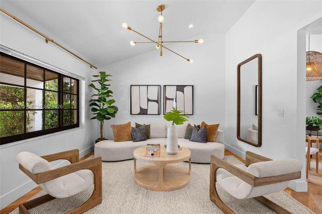 For Sale: $1,385,000 (3 beds, 2 baths, 1738 Square Feet)