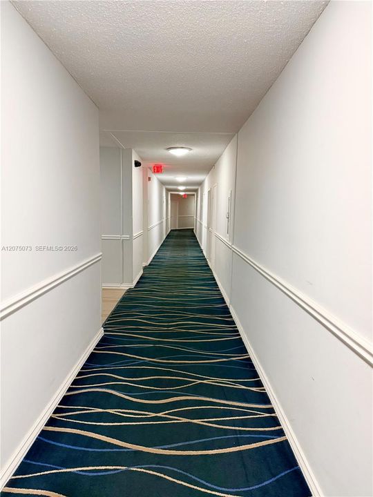 For Rent: $2,700 (1 beds, 1 baths, 847 Square Feet)