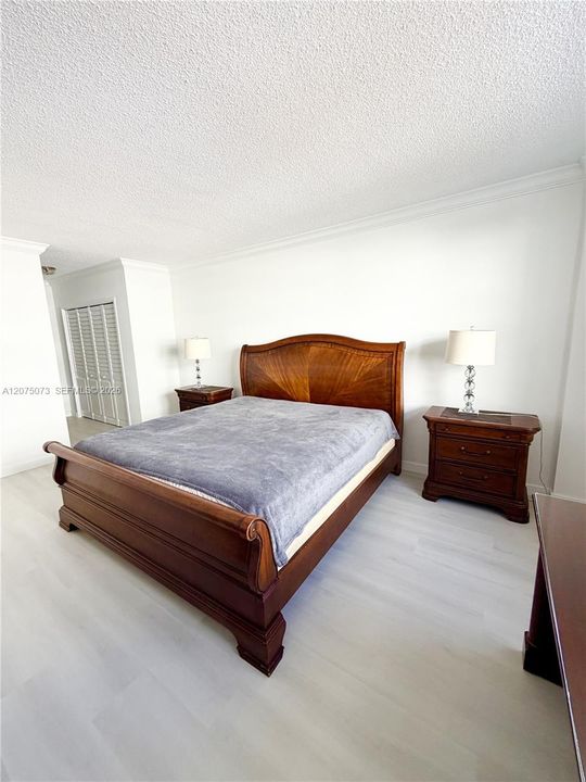 For Rent: $2,700 (1 beds, 1 baths, 847 Square Feet)