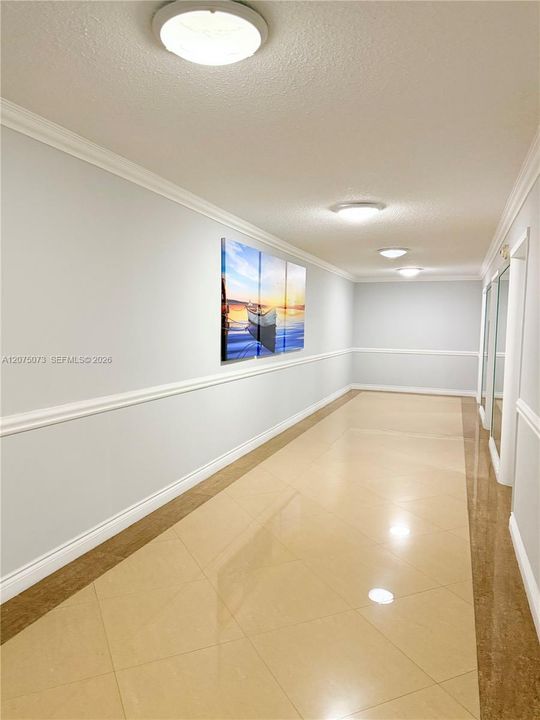 For Rent: $2,700 (1 beds, 1 baths, 847 Square Feet)
