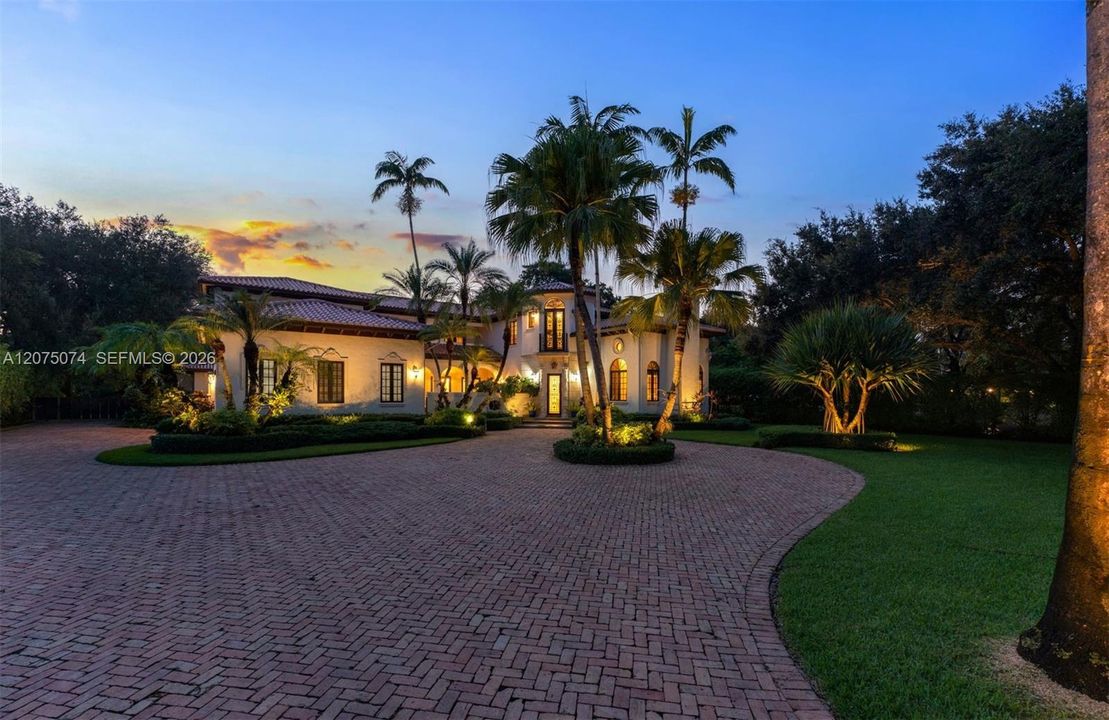 For Sale: $5,750,000 (7 beds, 7 baths, 7384 Square Feet)