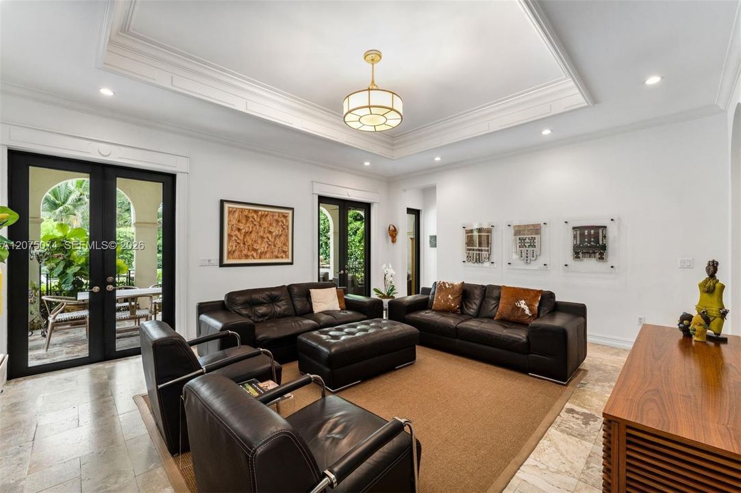 For Sale: $5,750,000 (7 beds, 7 baths, 7384 Square Feet)