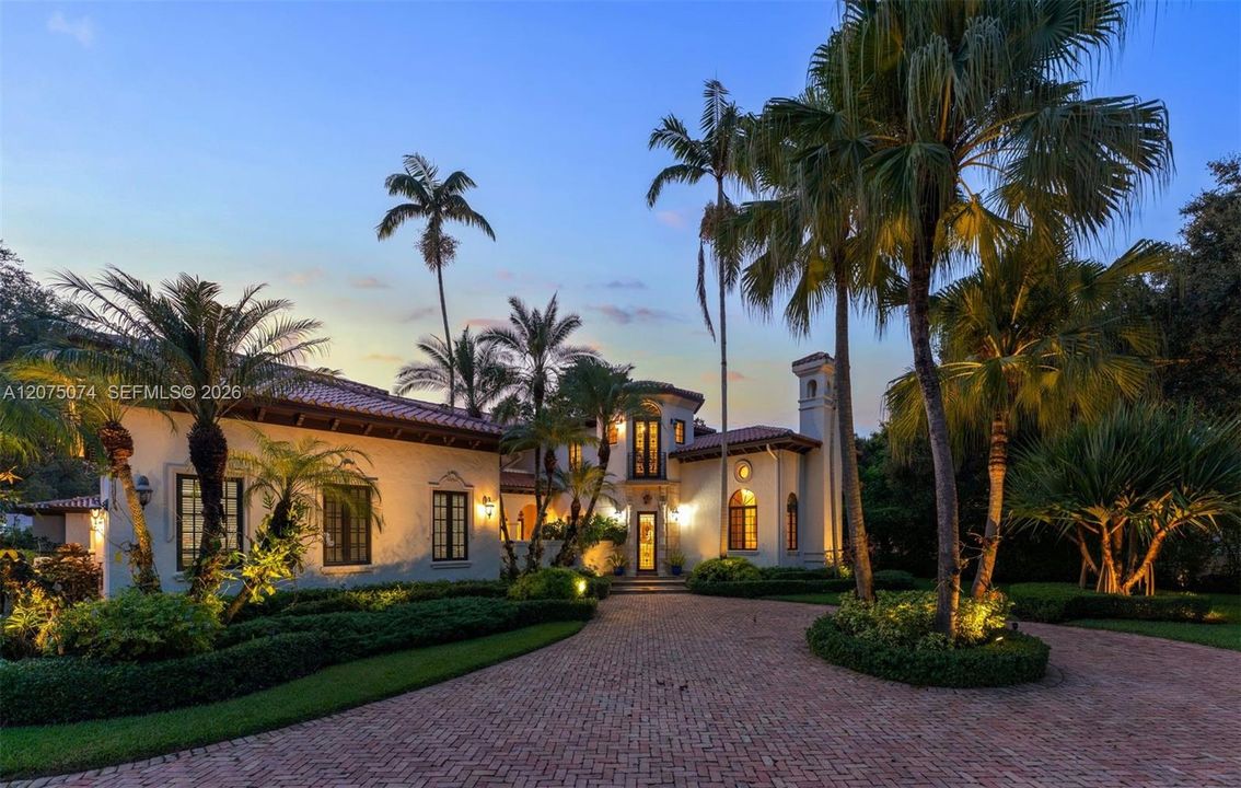 For Sale: $5,750,000 (7 beds, 7 baths, 7384 Square Feet)