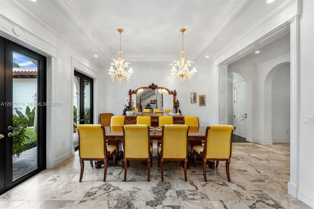 For Sale: $5,750,000 (7 beds, 7 baths, 7384 Square Feet)