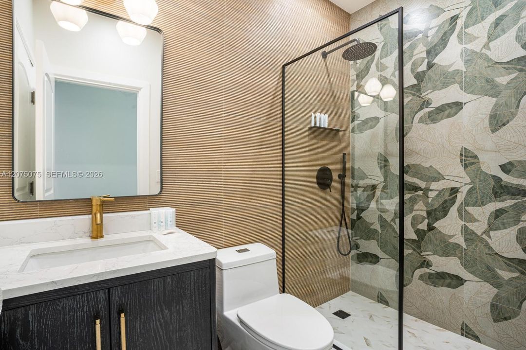 For Rent: $12,000 (3 beds, 2 baths, 2043 Square Feet)