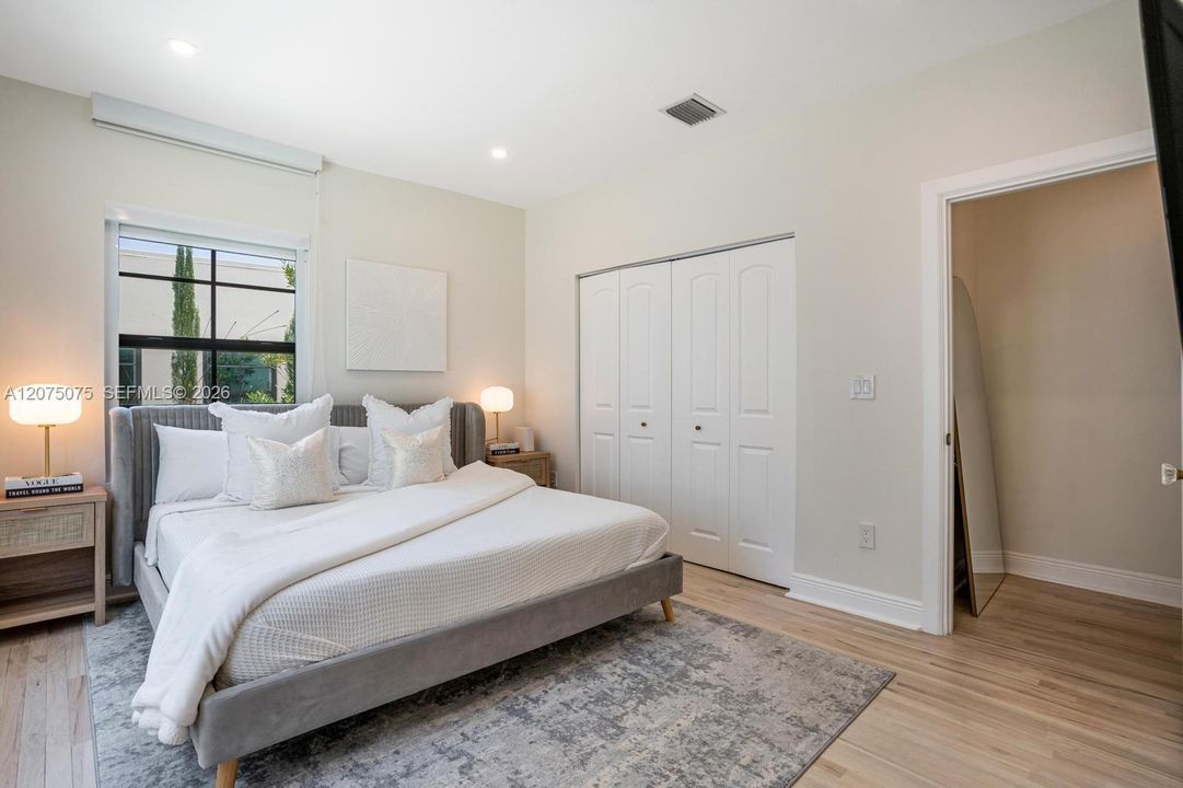 For Rent: $12,000 (3 beds, 2 baths, 2043 Square Feet)