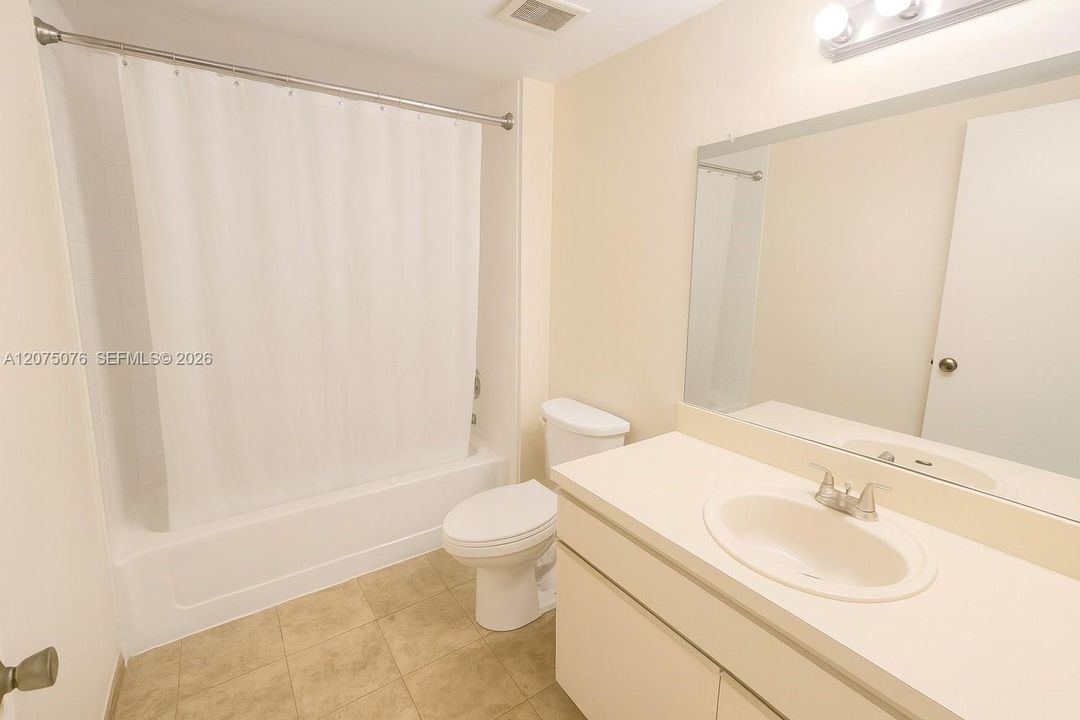 For Rent: $1,750 (1 beds, 1 baths, 757 Square Feet)