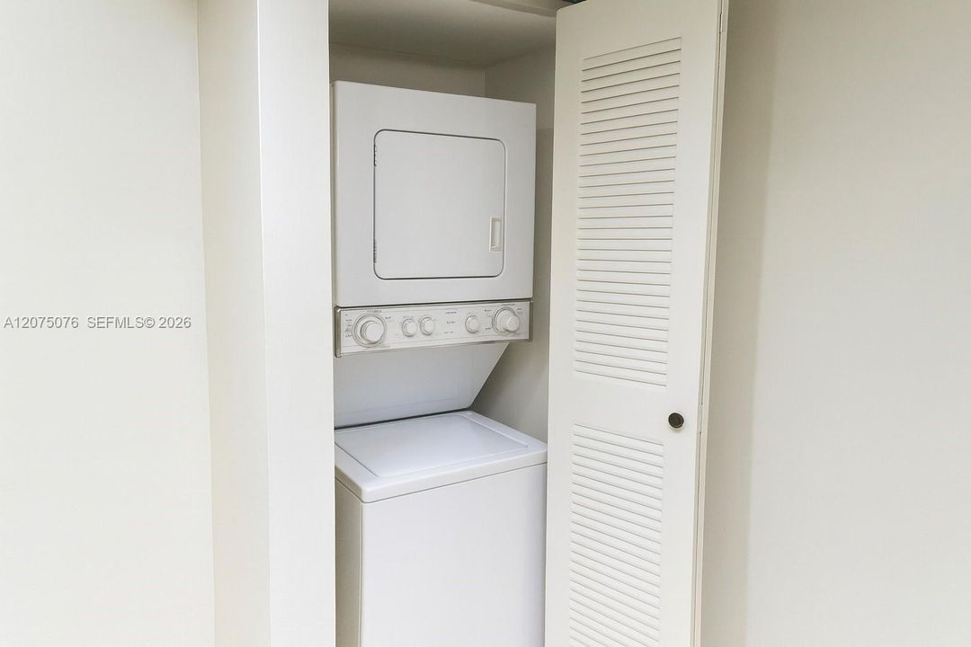 For Rent: $1,750 (1 beds, 1 baths, 757 Square Feet)
