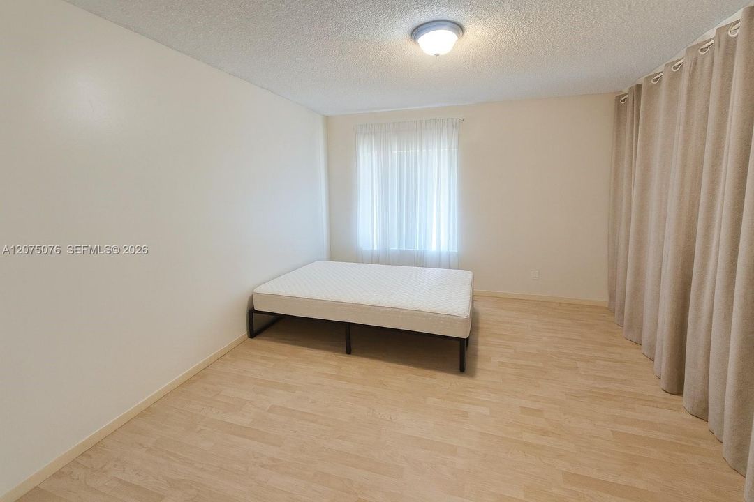 For Rent: $1,750 (1 beds, 1 baths, 757 Square Feet)