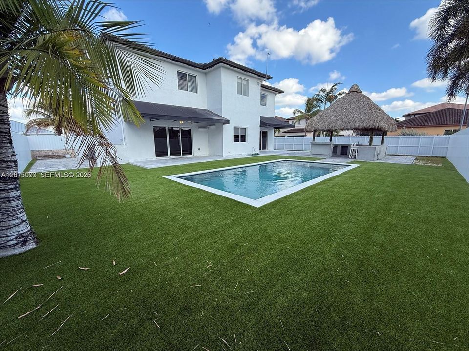 For Sale: $950,000 (4 beds, 3 baths, 2526 Square Feet)