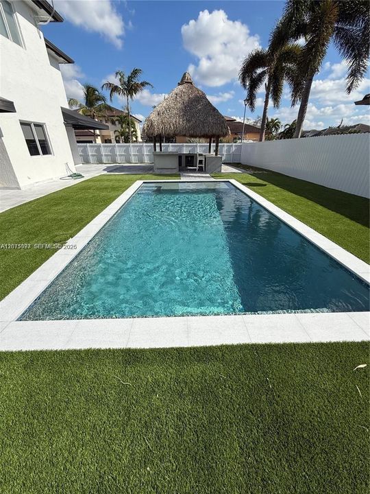 For Sale: $950,000 (4 beds, 3 baths, 2526 Square Feet)