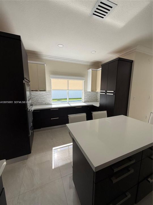 For Sale: $950,000 (4 beds, 3 baths, 2526 Square Feet)