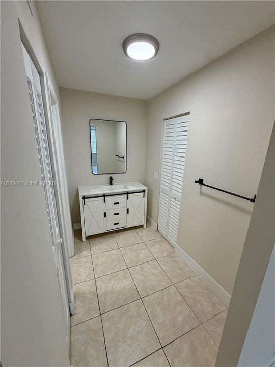 For Rent: $1,750 (2 beds, 2 baths, 1112 Square Feet)