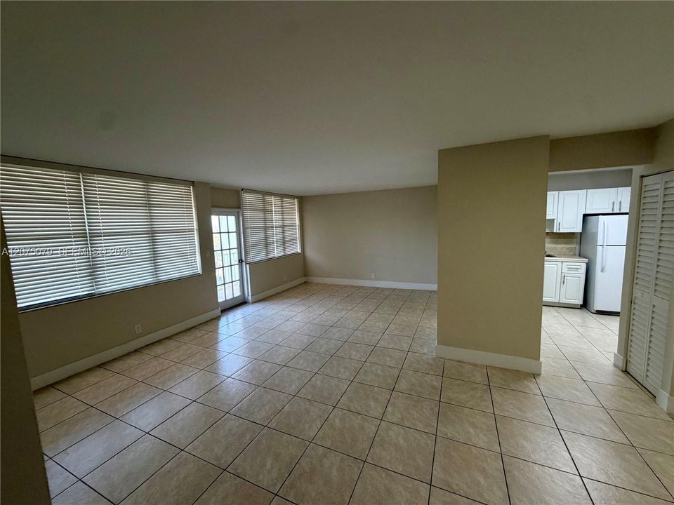 For Rent: $1,750 (2 beds, 2 baths, 1112 Square Feet)
