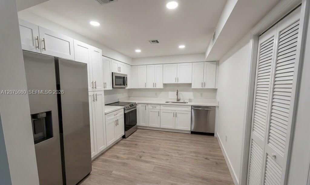 For Sale: $345,000 (2 beds, 2 baths, 1235 Square Feet)
