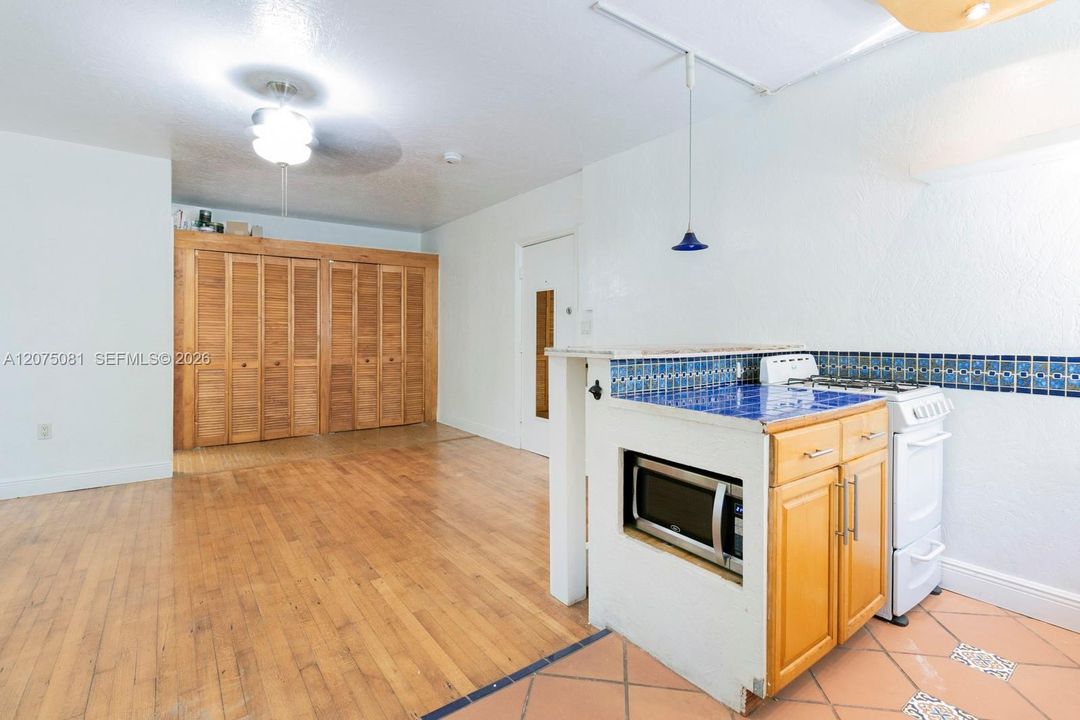En Venta: $182,000 (0 camas, 1 baños, 450 Pies cuadrados)