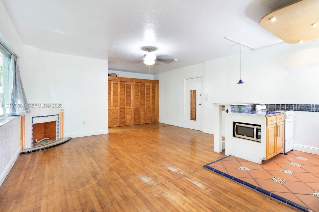 En Venta: $182,000 (0 camas, 1 baños, 450 Pies cuadrados)