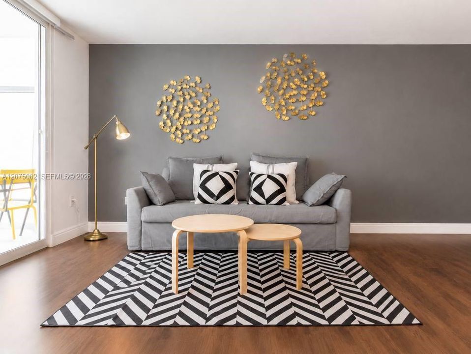 For Sale: $525,000 (1 beds, 1 baths, 778 Square Feet)