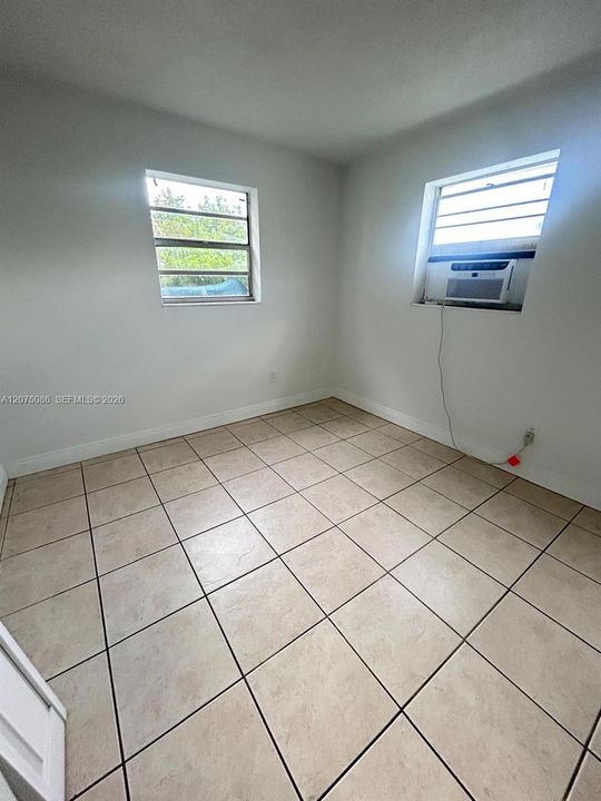 For Rent: $2,400 (2 beds, 1 baths, 1617 Square Feet)