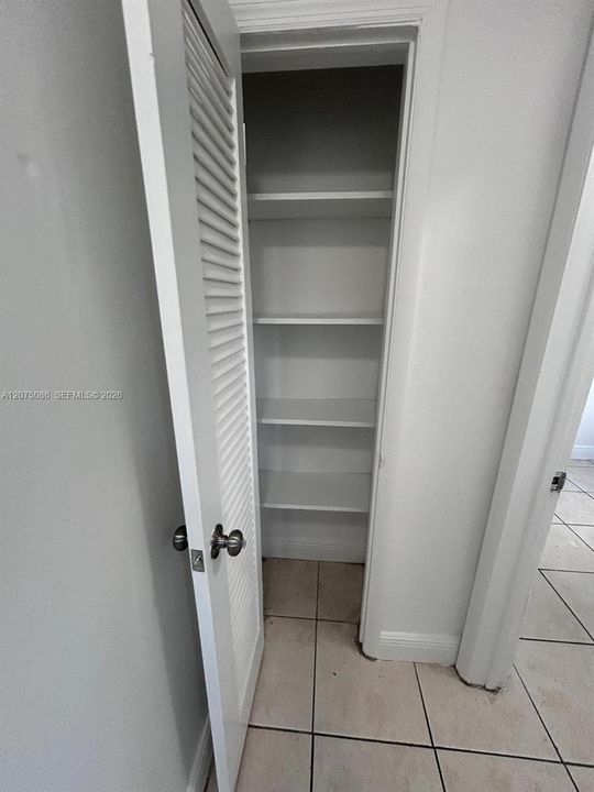 For Rent: $2,400 (2 beds, 1 baths, 1617 Square Feet)