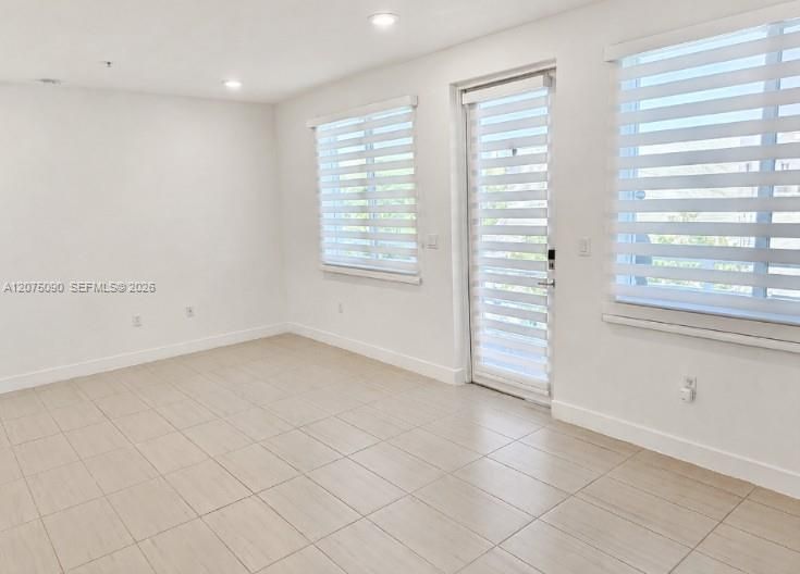 For Rent: $3,000 (3 beds, 2 baths, 1102 Square Feet)