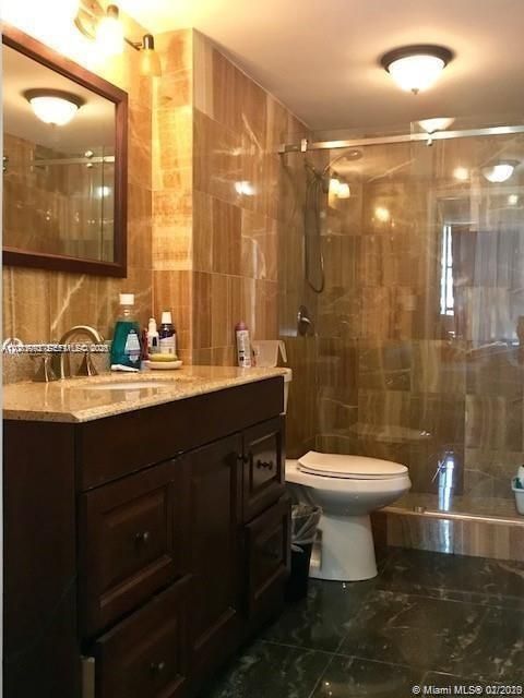 For Sale: $239,200 (2 beds, 1 baths, 1000 Square Feet)