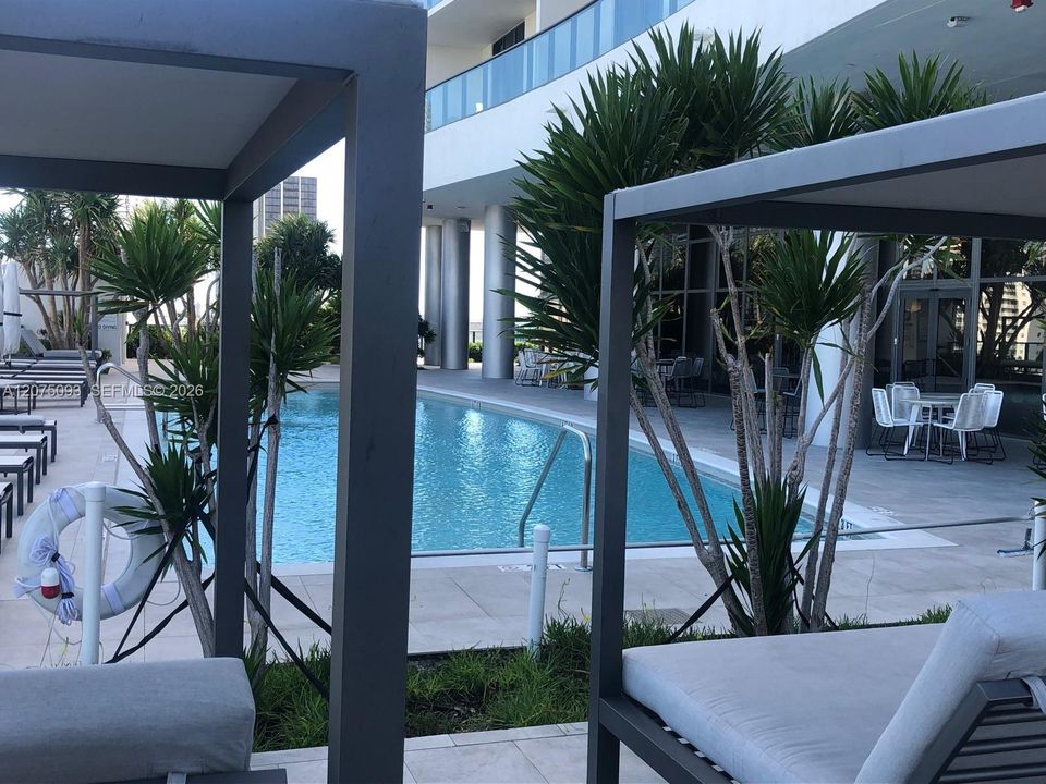 En Venta: $370,000 (0 camas, 1 baños, 580 Pies cuadrados)