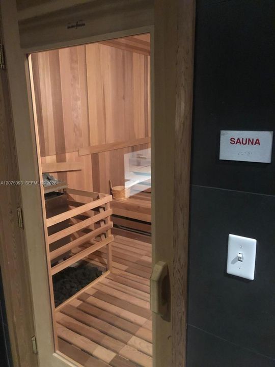 En Venta: $370,000 (0 camas, 1 baños, 580 Pies cuadrados)
