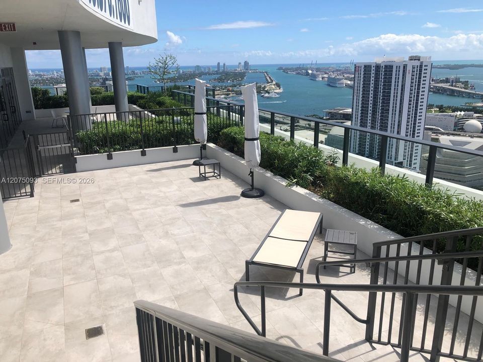 En Venta: $370,000 (0 camas, 1 baños, 580 Pies cuadrados)