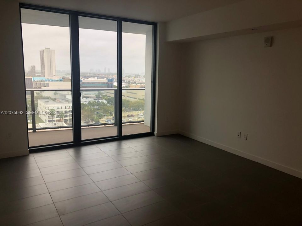 En Venta: $370,000 (0 camas, 1 baños, 580 Pies cuadrados)