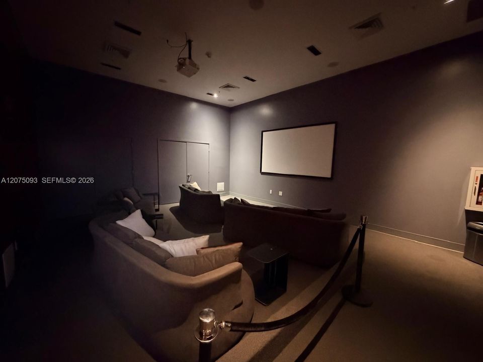 En Venta: $370,000 (0 camas, 1 baños, 580 Pies cuadrados)