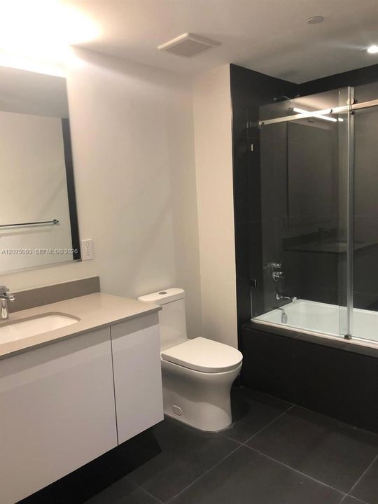 En Venta: $370,000 (0 camas, 1 baños, 580 Pies cuadrados)