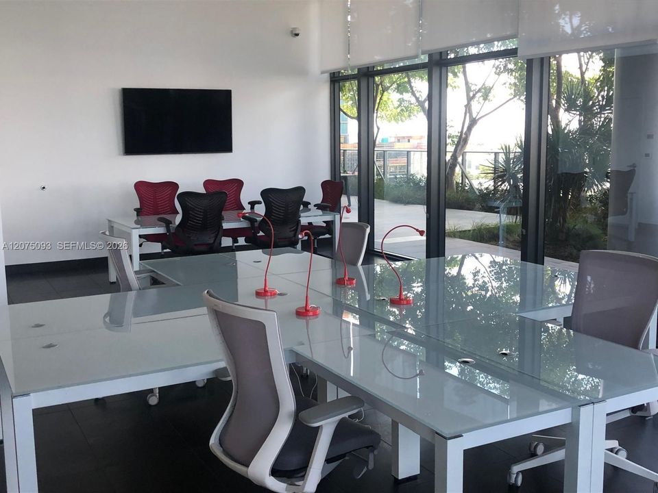 En Venta: $370,000 (0 camas, 1 baños, 580 Pies cuadrados)