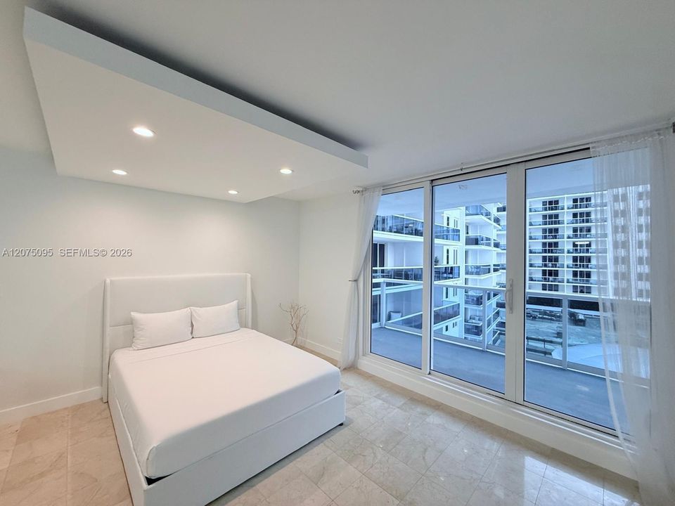 For Rent: $4,000 (0 beds, 1 baths, 600 Square Feet)