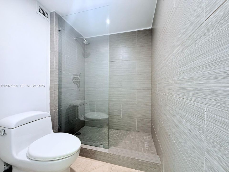 For Rent: $4,000 (0 beds, 1 baths, 600 Square Feet)