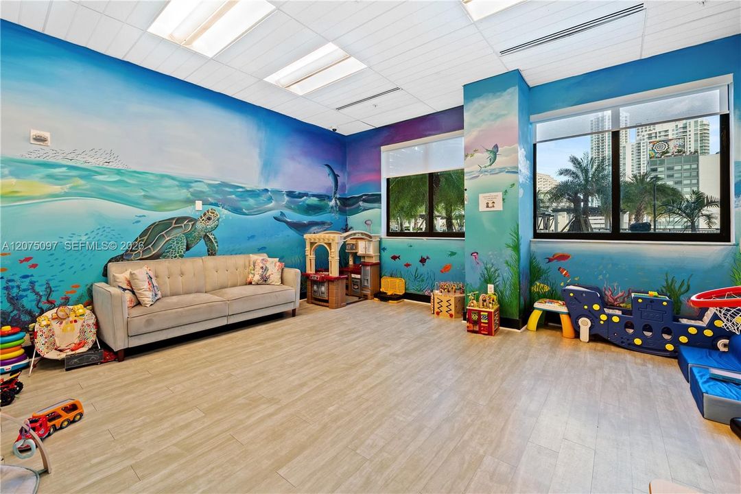 For Rent: $4,700 (2 beds, 2 baths, 1224 Square Feet)