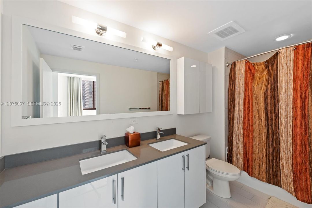 For Rent: $4,700 (2 beds, 2 baths, 1224 Square Feet)