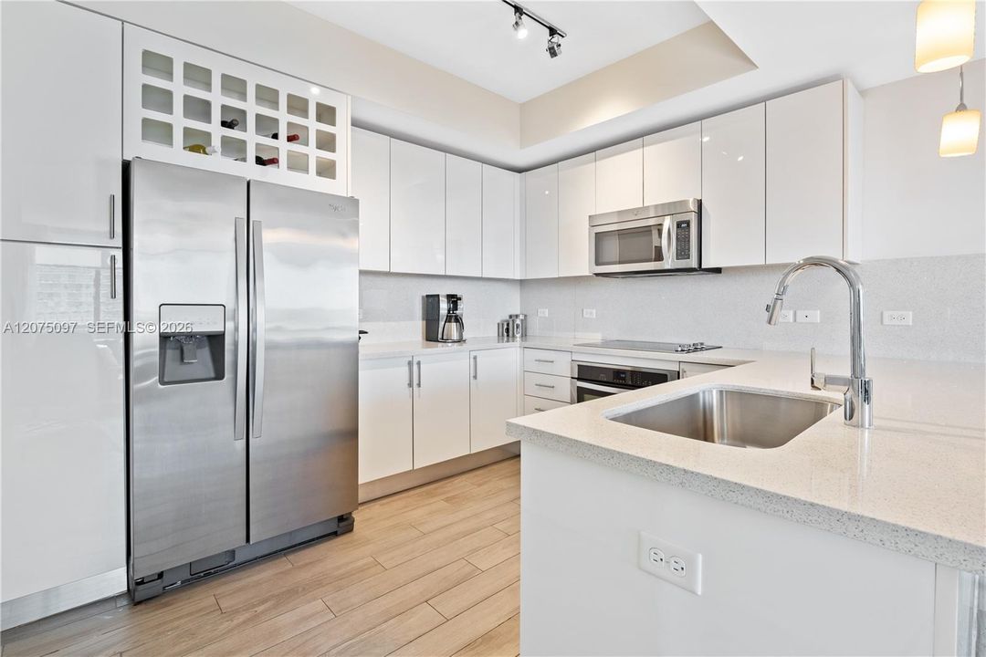 For Rent: $4,700 (2 beds, 2 baths, 1224 Square Feet)