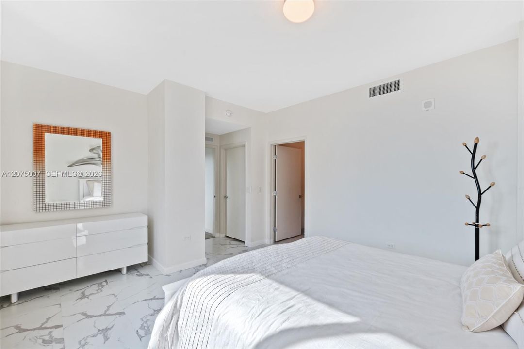 For Rent: $4,700 (2 beds, 2 baths, 1224 Square Feet)