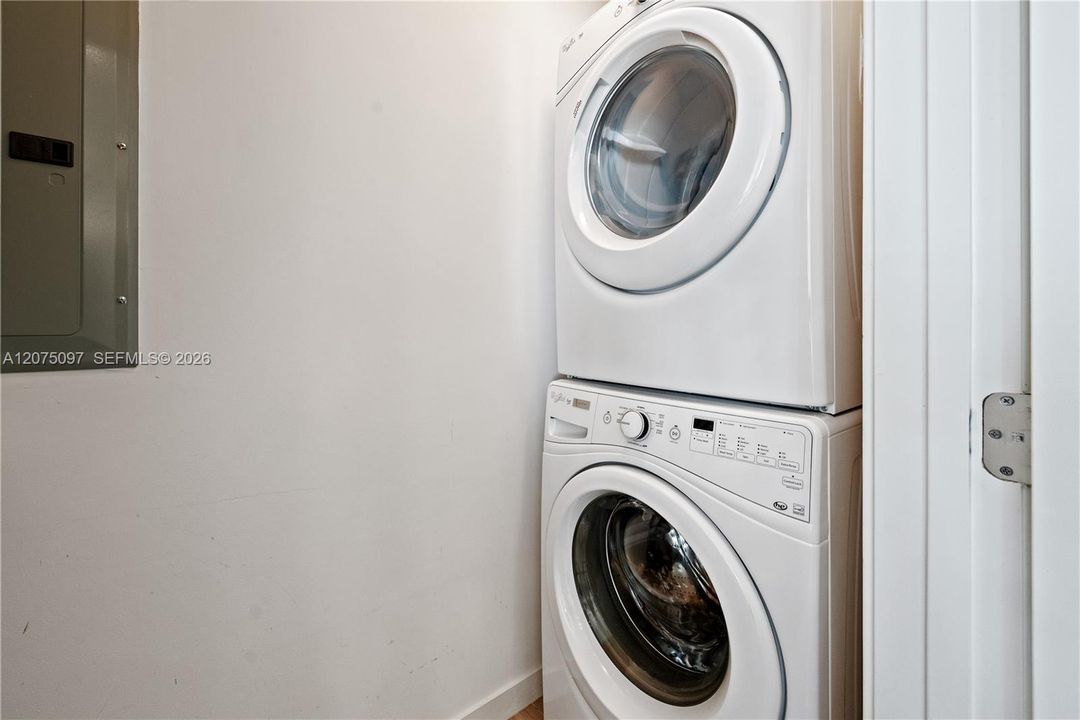 For Rent: $4,700 (2 beds, 2 baths, 1224 Square Feet)