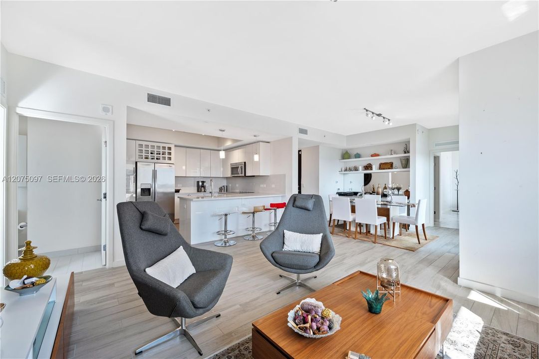 For Rent: $4,700 (2 beds, 2 baths, 1224 Square Feet)