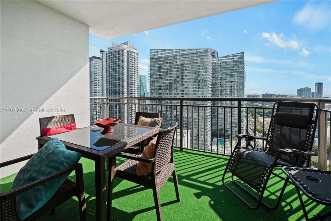 For Rent: $4,700 (2 beds, 2 baths, 1224 Square Feet)