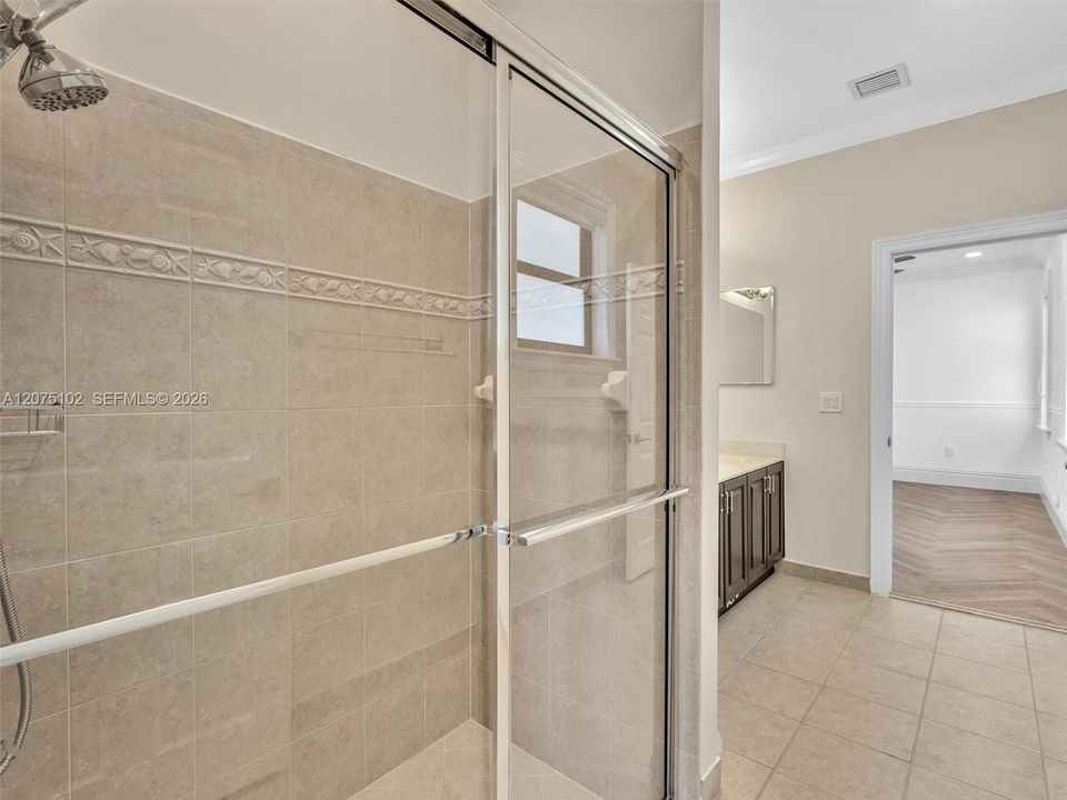For Sale: $1,170,000 (5 beds, 3 baths, 2844 Square Feet)