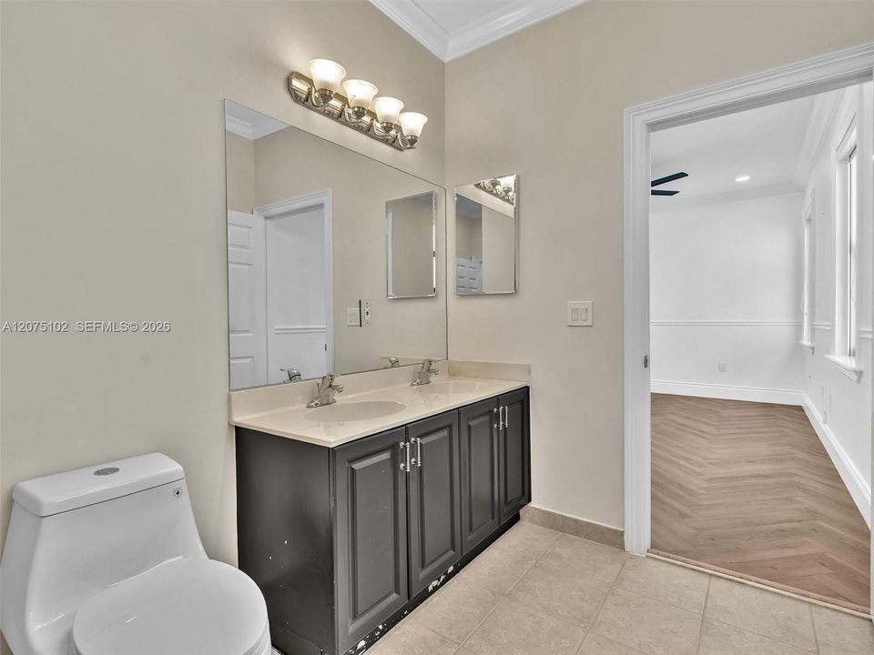 For Sale: $1,170,000 (5 beds, 3 baths, 2844 Square Feet)